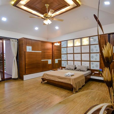 Lifeline Villas - Luxurious Taraangan 4 Mountain View Villa With Biggest Pool And Huge Open Area Lonavala Luaran gambar