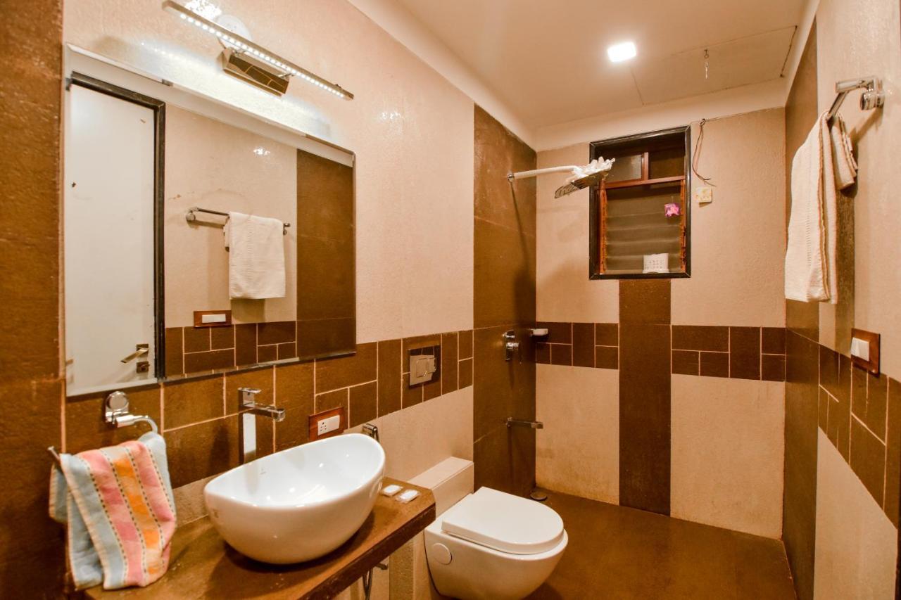 Lifeline Villas - Luxurious Taraangan 4 Mountain View Villa With Biggest Pool And Huge Open Area Lonavala Luaran gambar