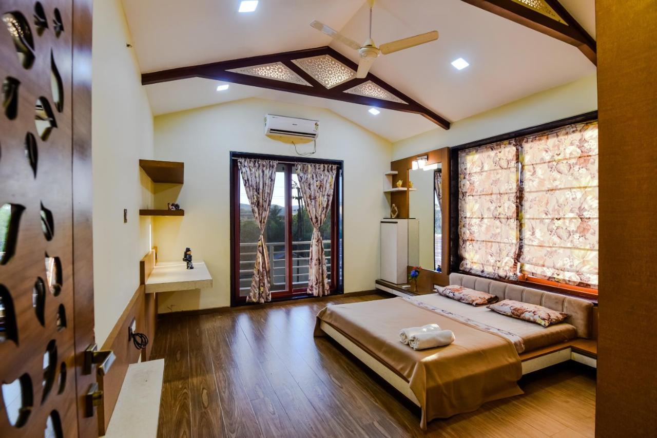 Lifeline Villas - Luxurious Taraangan 4 Mountain View Villa With Biggest Pool And Huge Open Area Lonavala Luaran gambar