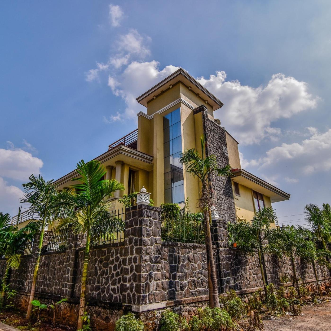 Lifeline Villas - Luxurious Taraangan 4 Mountain View Villa With Biggest Pool And Huge Open Area Lonavala Luaran gambar