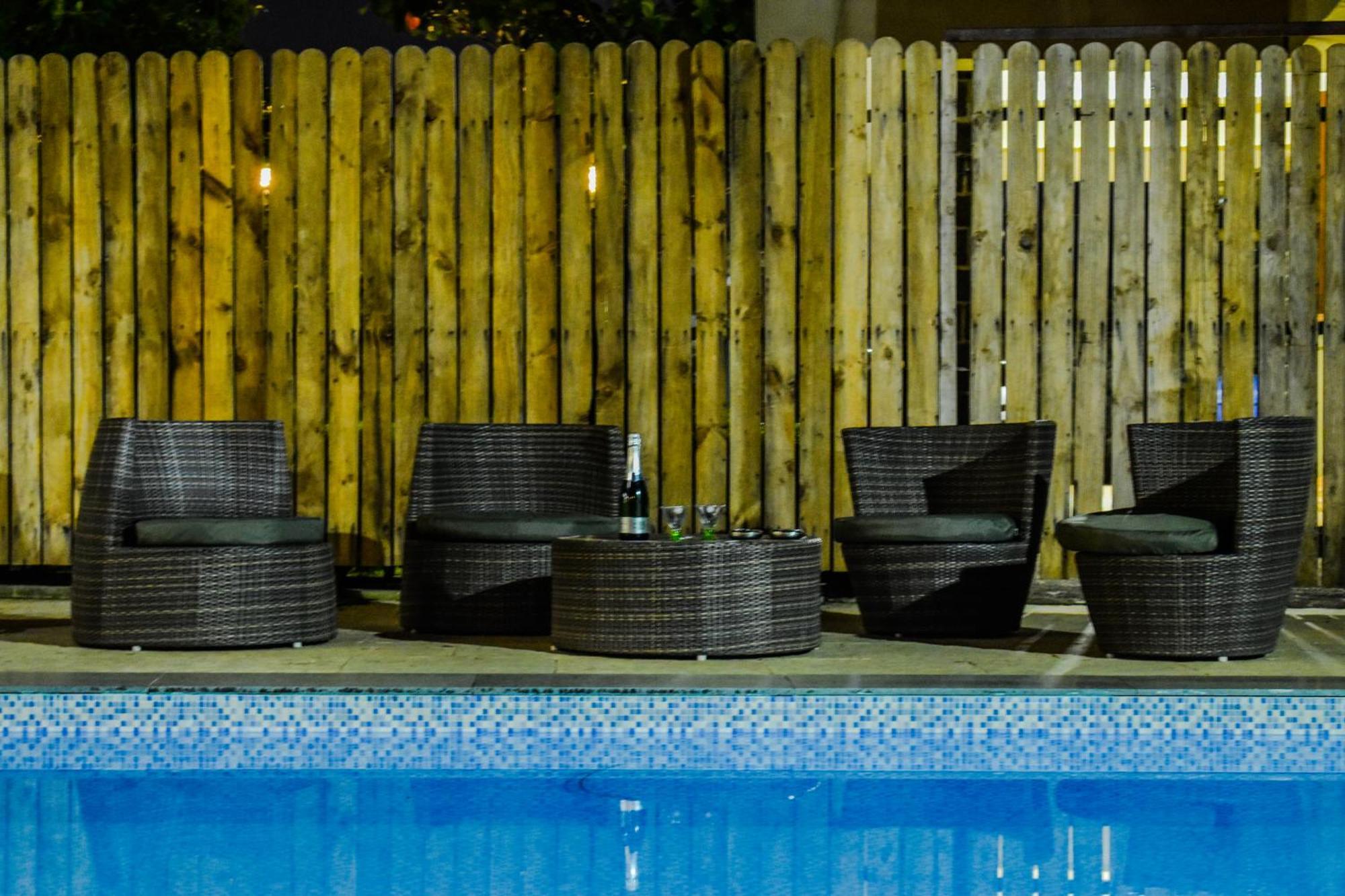 Lifeline Villas - Luxurious Taraangan 4 Mountain View Villa With Biggest Pool And Huge Open Area Lonavala Luaran gambar